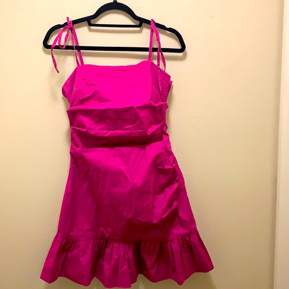 Showpo. Dresses & Skirts - NWT show Po dress